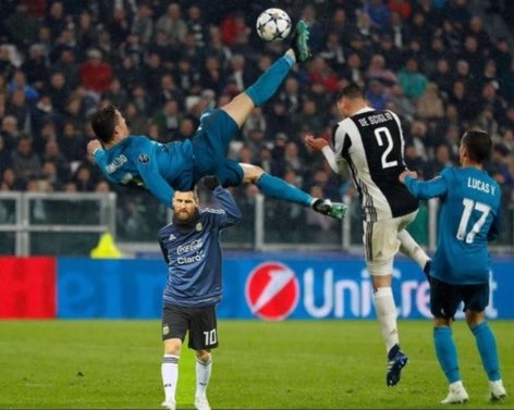 Imprensa desportiva chinesa compara Cristiano Ronaldo às acrobacias de  Oliver Tsubasa - O diário de CR7 - Jornal Record