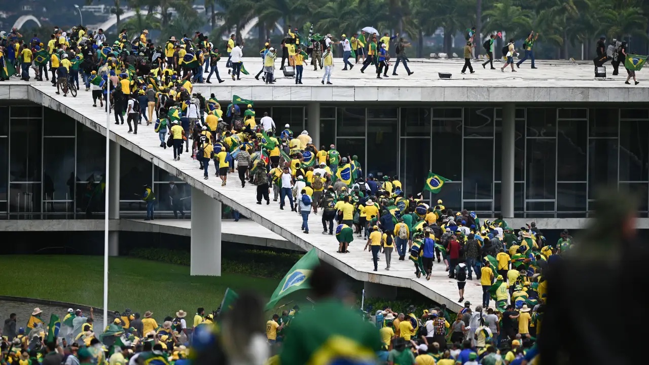 Brasília: Portugal unânime em condenar invasão de sedes do poder - BOM DIA  França