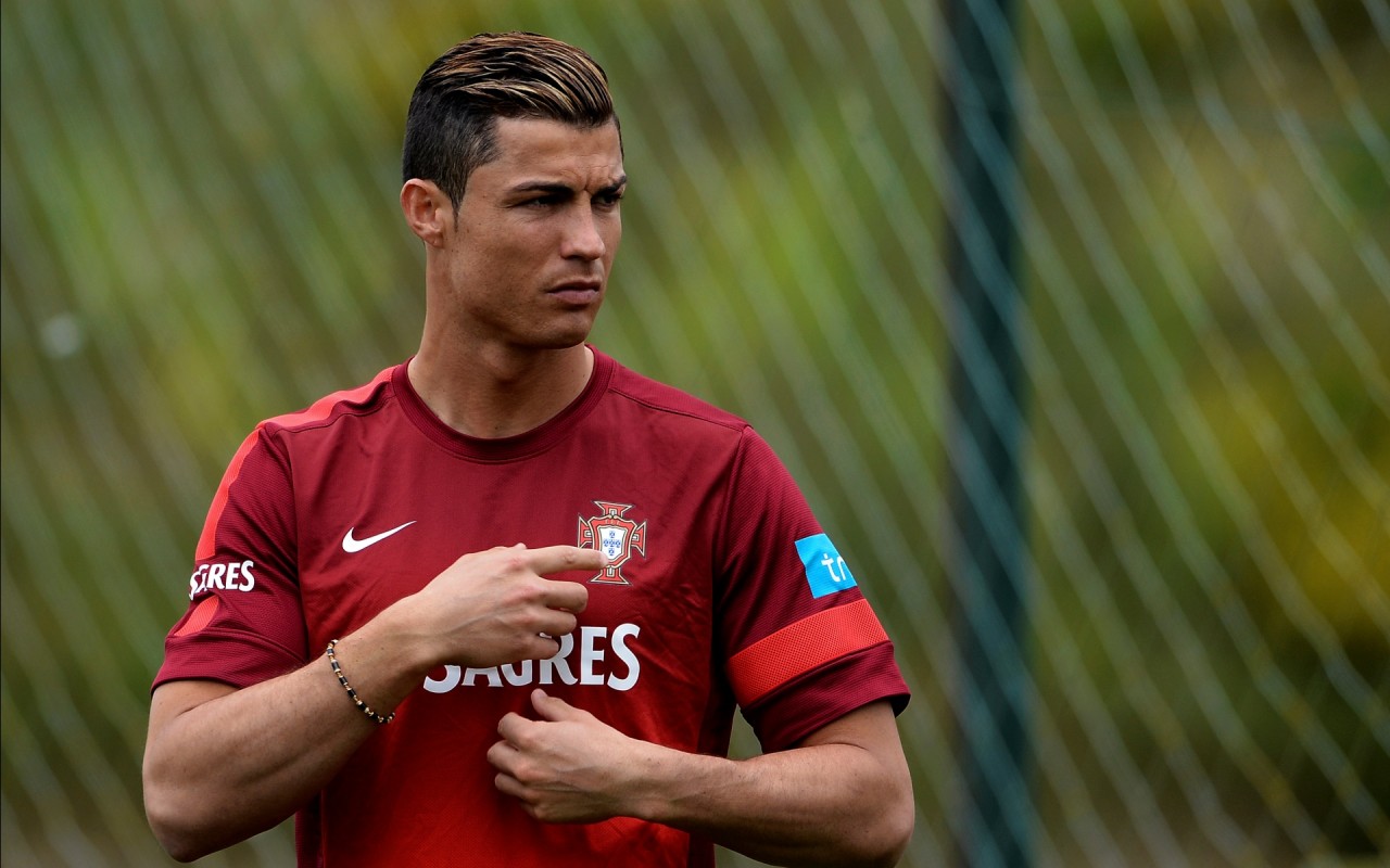 É oficial. Cristiano Ronaldo vem jogar contra o Luxemburgo