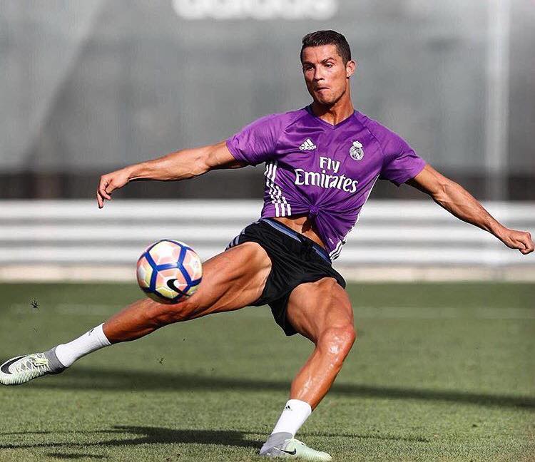 Cristiano Ronaldo ensaiou bicicleta em treino do Real Madrid um dia antes  de golaço - Esporte - Extra Online