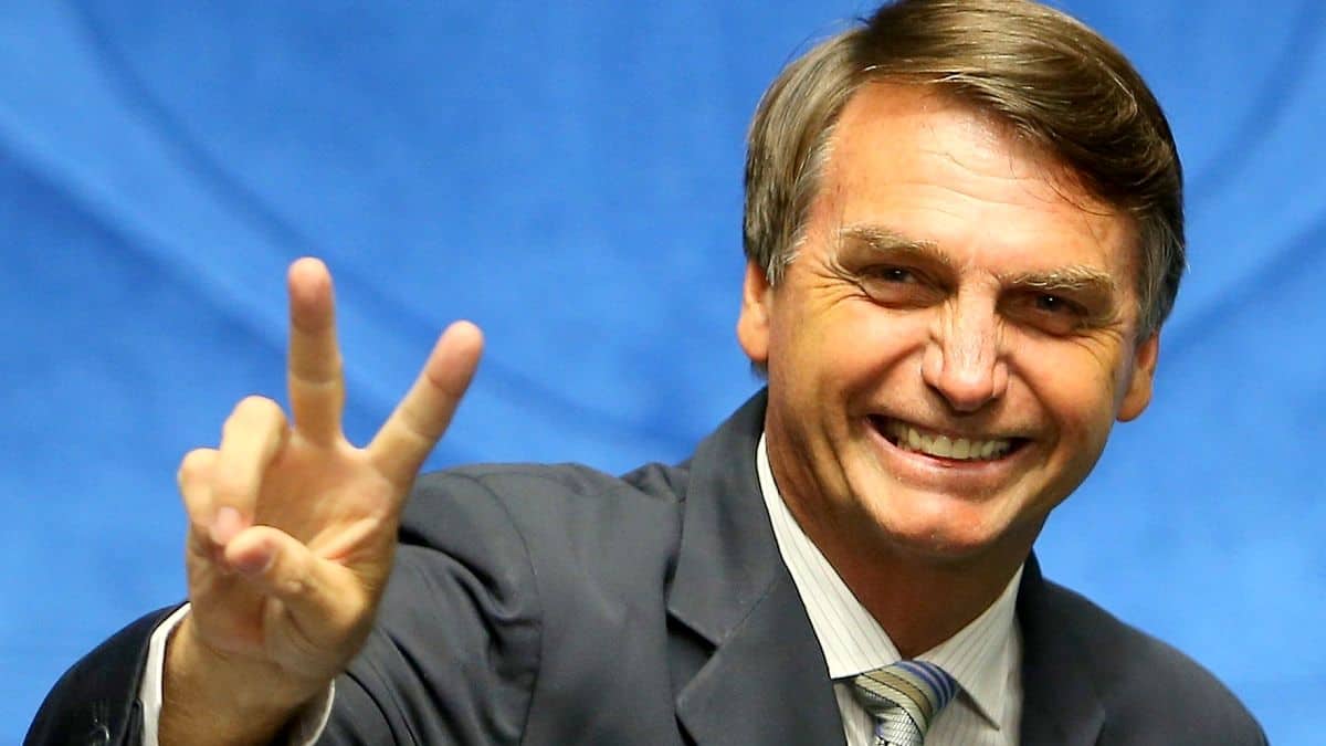 Bolsonaro eleito com mais 11 milhões de votos que Haddad - BOM DIA  Luxemburgo
