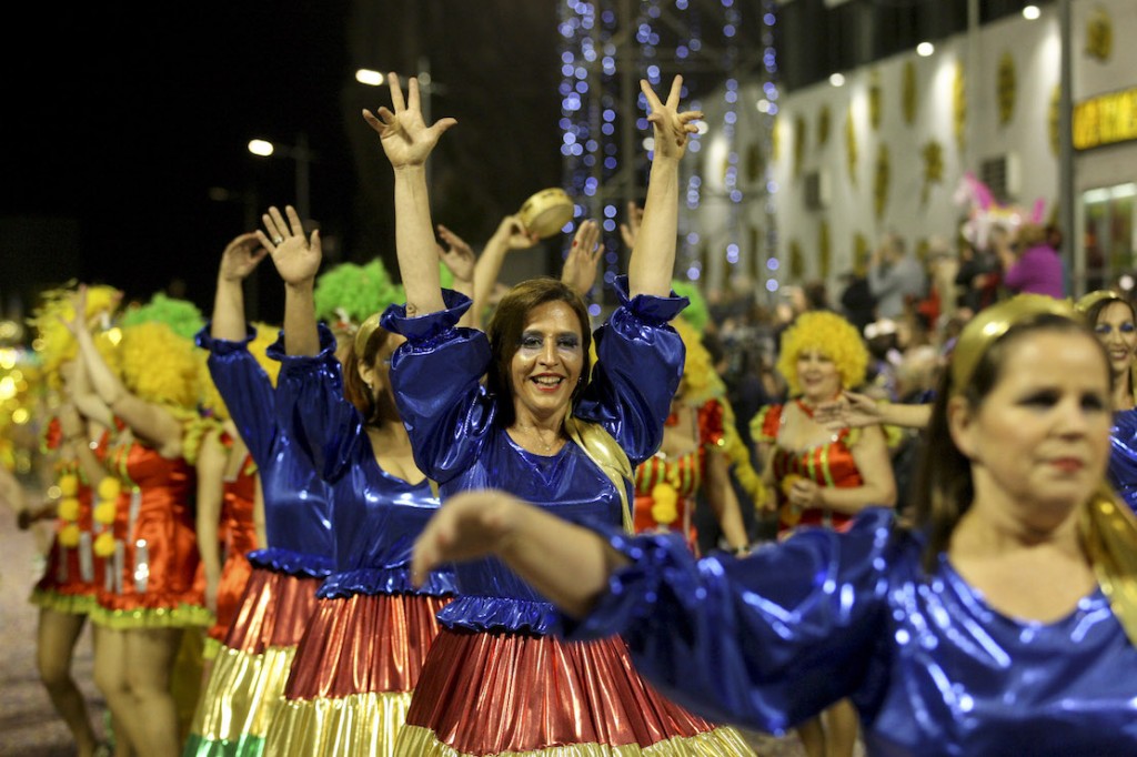 Figurantes desfilam durante o tradicional cortejo alegórico do Carnaval da Madeira, dedicado ao tema “Madeira, Carnaval de Sonho”, no Funchal, 06 de fevereiro de 2016. O cortejo alegórico percorre as principais artérias da baixa da cidade do Funchal. HOMEM DE GOUVEIA/LUSA