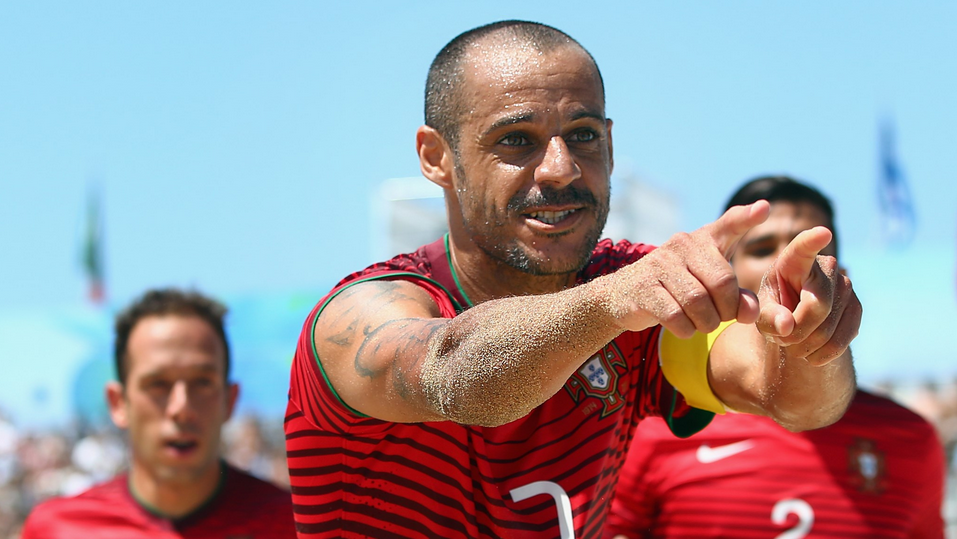 Madjer eleito melhor jogador do mundo de futebol de praia de 2015 - Futebol  de Praia - SAPO Desporto