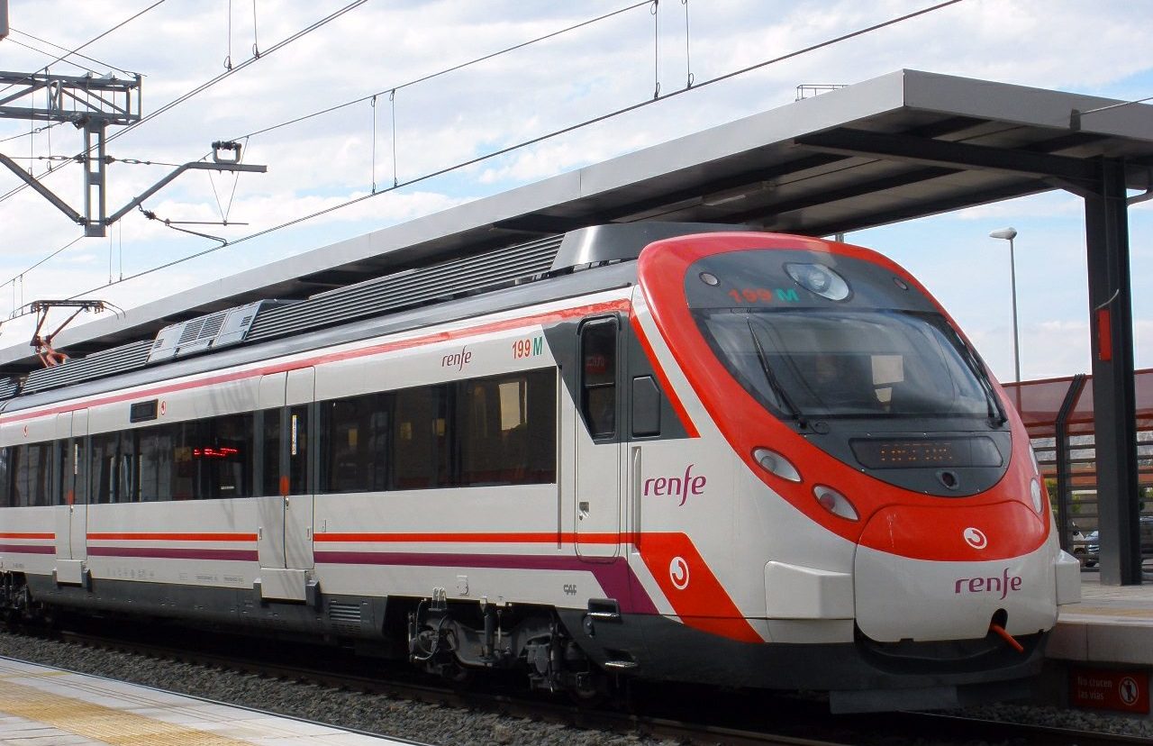 Falha no desenho: Espanhola Renfe pede desculpa por colocar Vigo em  Portugal - Mundo - SÁBADO